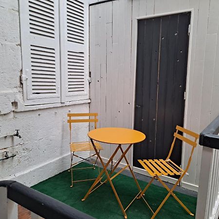 Studio Cosy Meuble, Terrasse Et Patio Pour Velo โรชฟอร์ ภายนอก รูปภาพ