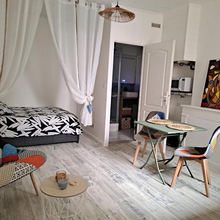 Studio Cosy Meuble, Terrasse Et Patio Pour Velo โรชฟอร์ ภายนอก รูปภาพ