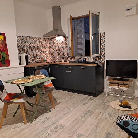 Studio Cosy Meuble, Terrasse Et Patio Pour Velo โรชฟอร์ ภายนอก รูปภาพ