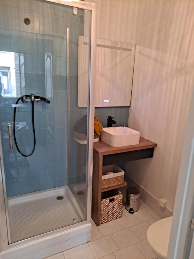 Studio Cosy Meuble, Terrasse Et Patio Pour Velo โรชฟอร์ ภายนอก รูปภาพ